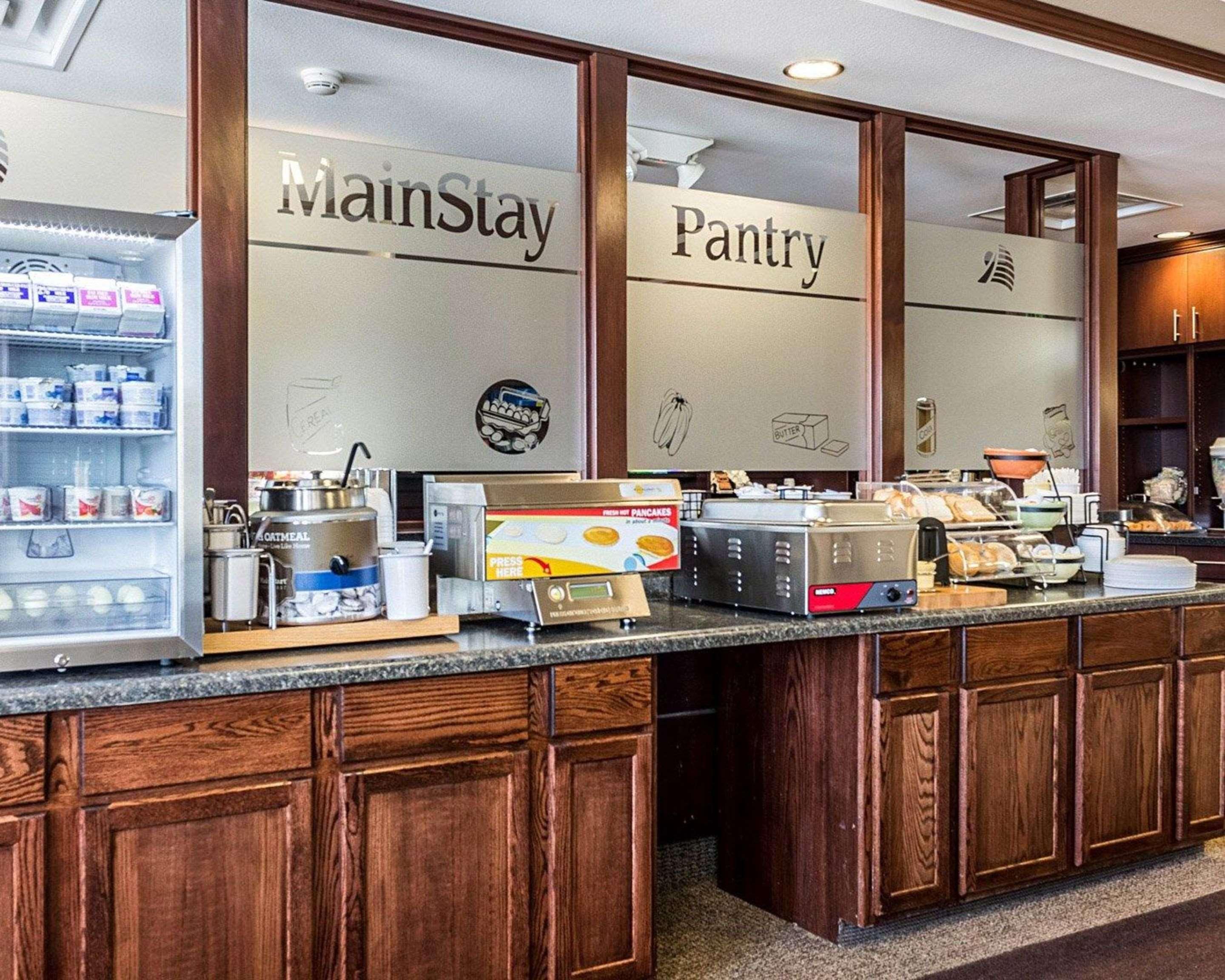 Mainstay Suites Minot Exterior photo