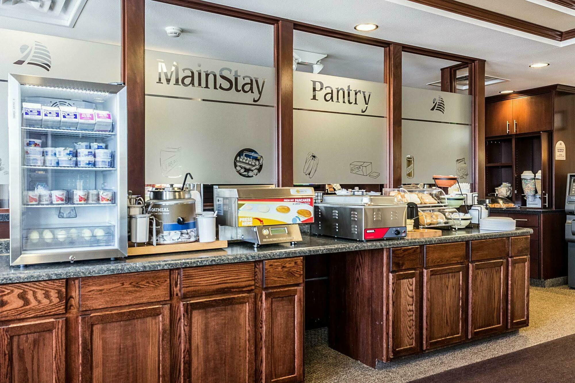 Mainstay Suites Minot Exterior photo
